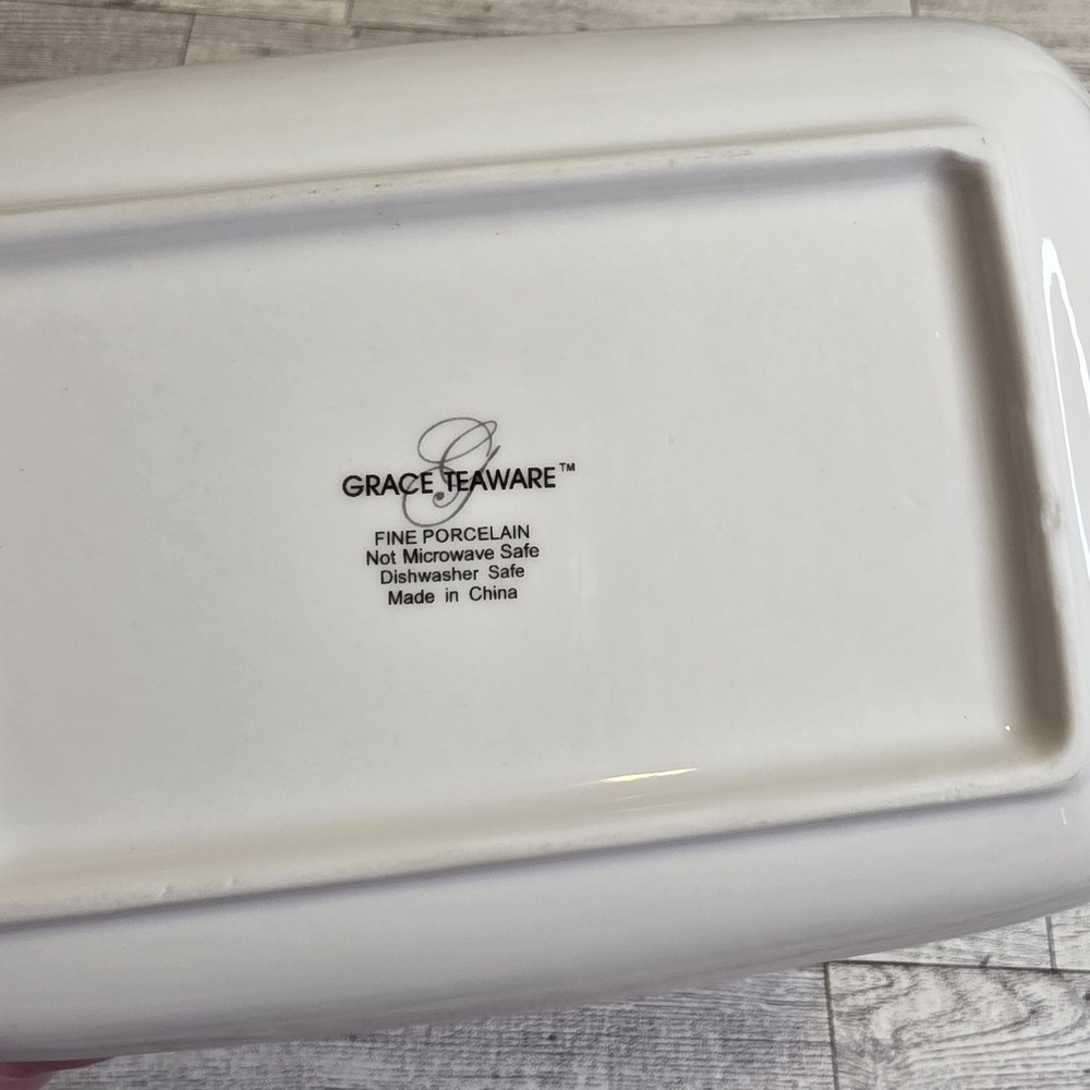 Grace Teaware Blue & White Butterflies & Floral Porcelain Small Butter Dish - Picture 5 of 5